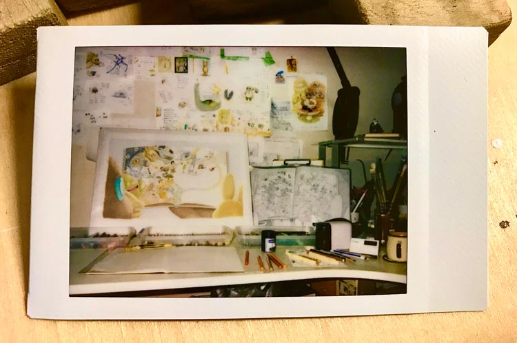 チェキ作業風景